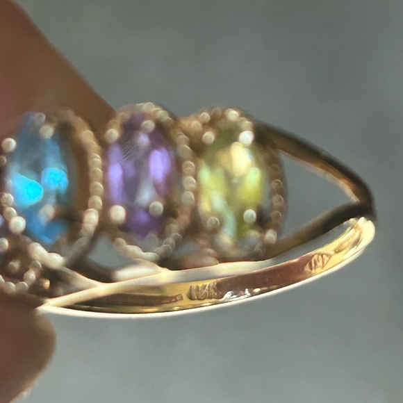 Genuine Peridot, Amethyst, Citrine,Topaz and Garnet in 10k gold ring - Picture 3 of 16